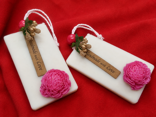 Minimalist- Decorative Accent scented wax satchet.